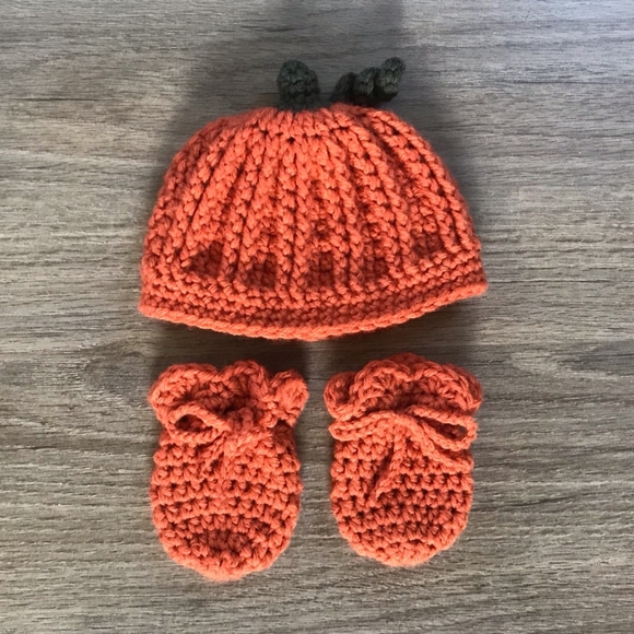 Sold ❌ Baby pumpkin beanie/ Halloween, photoshoot - Picture 2 of 10